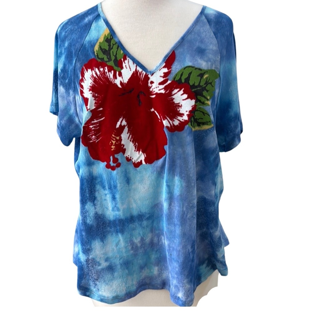 Vintage Venezia Blue Tie-Dye Tee with Red Floral Design